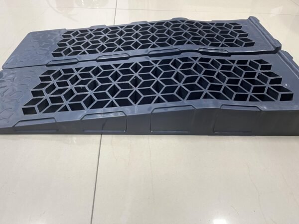 Pack of 2 - Low Level Car Ramps - 3 Ton Capacity for Sports and Classic Cars, Lightweight Storage - Image 2